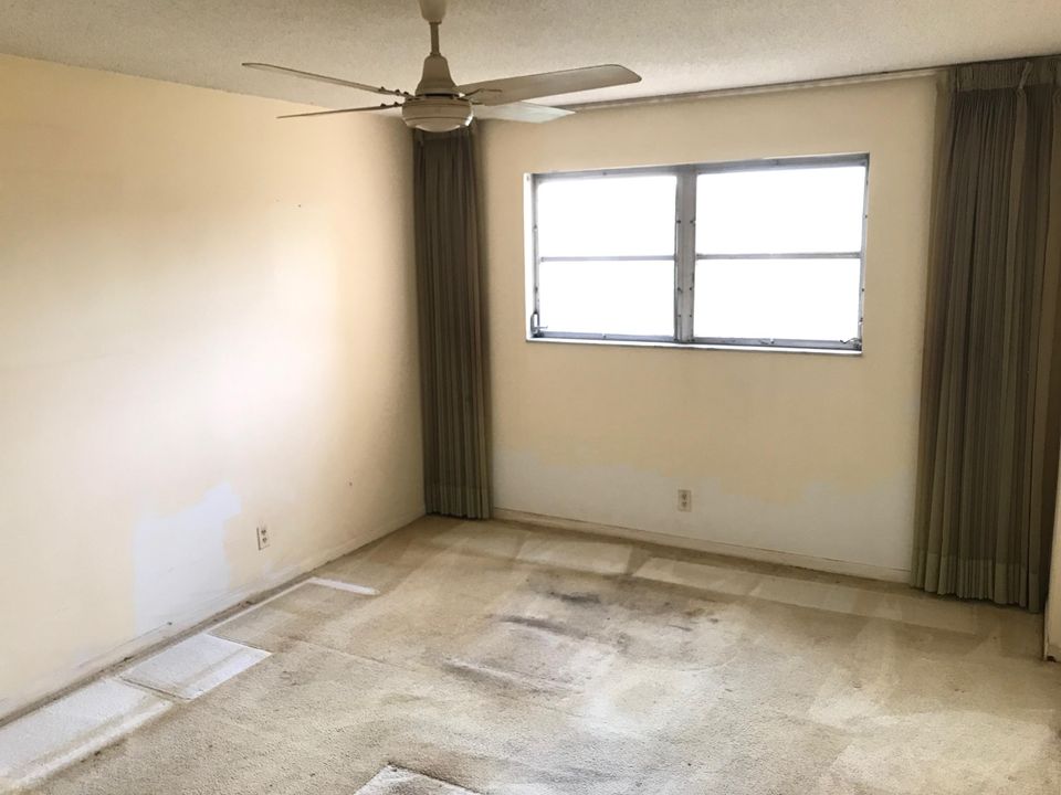 Recently Sold: $39,900 (1 beds, 1 baths, 758 Square Feet)