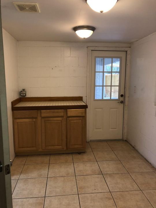 Recently Rented: $1,200 (2 beds, 2 baths, 841 Square Feet)