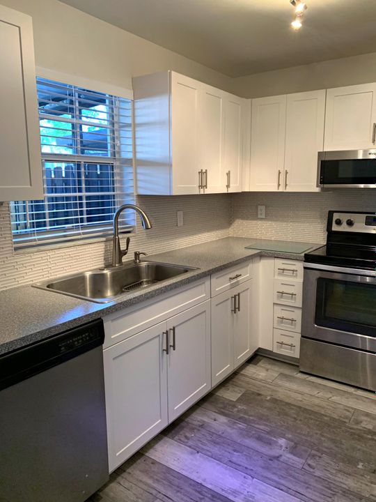 Recently Rented: $2,250 (3 beds, 2 baths, 1488 Square Feet)