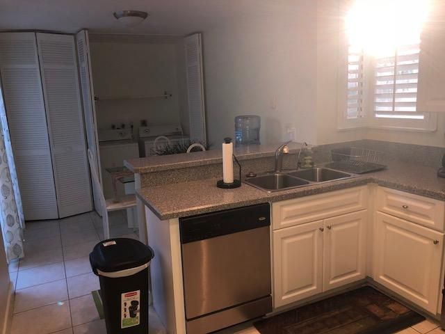 Recently Rented: $4,500 (2 beds, 2 baths, 1418 Square Feet)