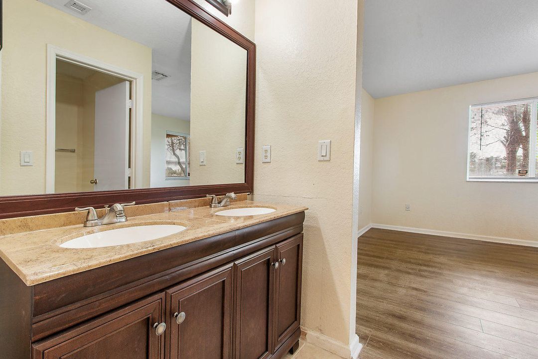 最近租的: $1,700 (3 贝兹, 2 浴室, 1475 平方英尺)