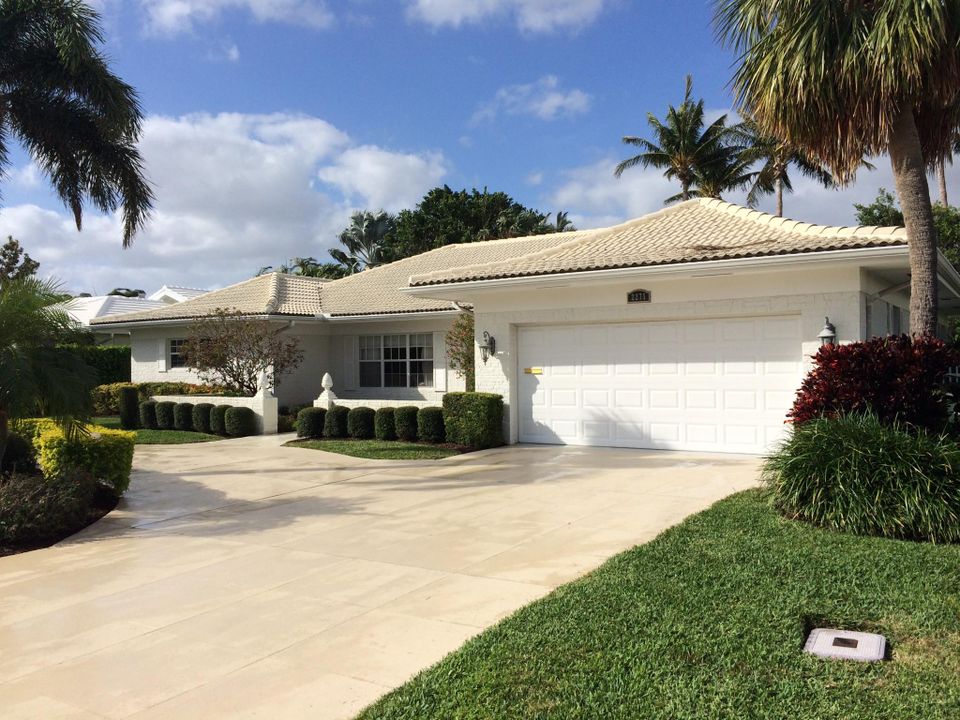 Recently Sold: $1,550,000 (4 beds, 3 baths, 2467 Square Feet)