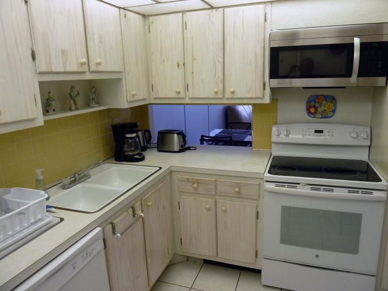 Recently Rented: $1,400 (1 beds, 1 baths, 980 Square Feet)