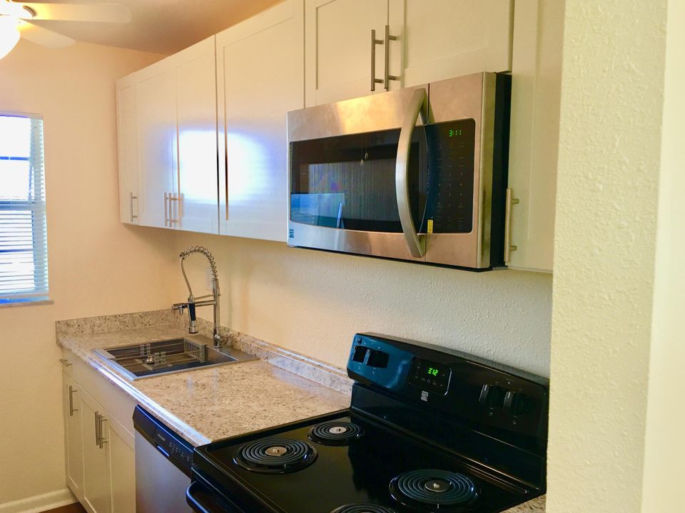 Recently Rented: $1,090 (2 beds, 2 baths, 1104 Square Feet)