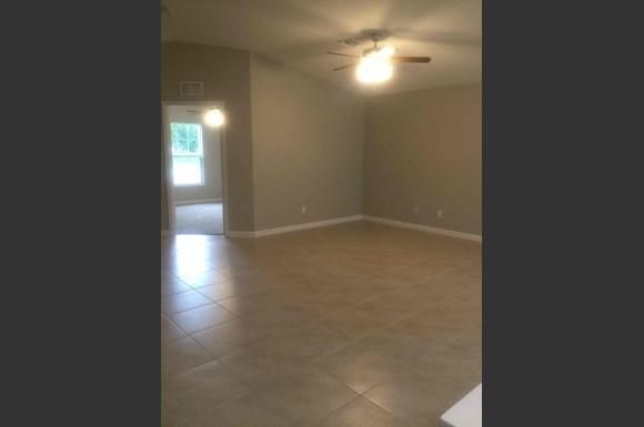 Recently Rented: $1,695 (4 beds, 2 baths, 1833 Square Feet)