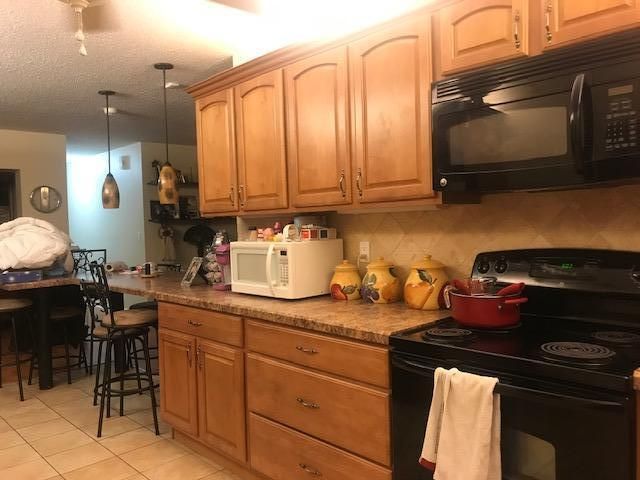 Recently Sold: $175,000 (3 beds, 2 baths, 1708 Square Feet)