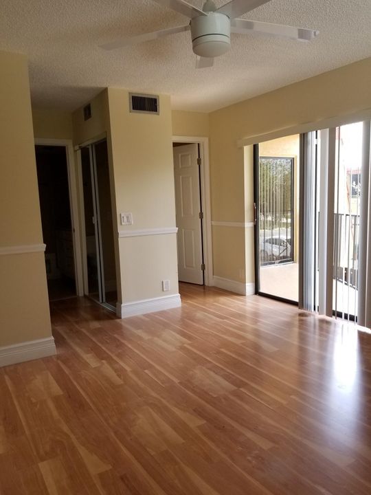 Recently Rented: $1,749 (2 beds, 2 baths, 1302 Square Feet)