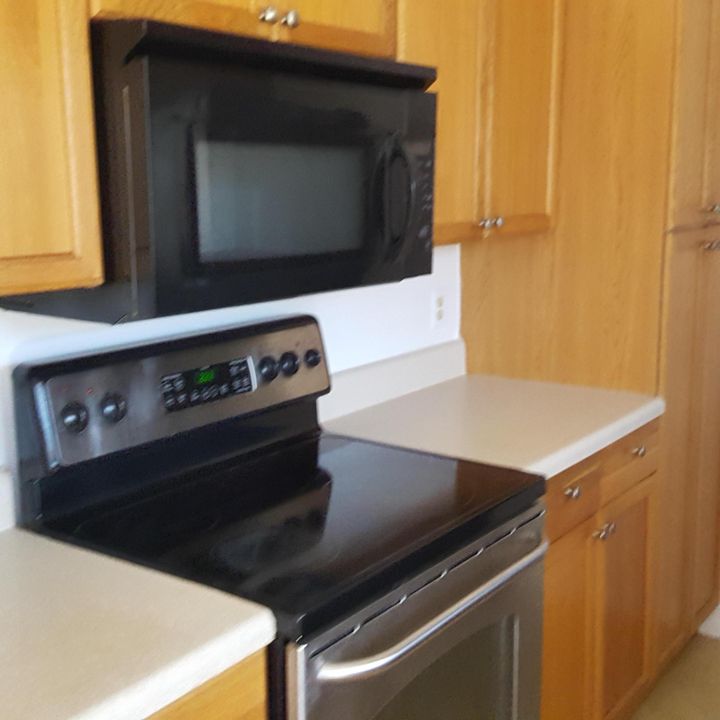 Recently Rented: $1,300 (2 beds, 1 baths, 950 Square Feet)