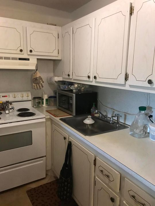 Recently Rented: $900 (1 beds, 1 baths, 738 Square Feet)