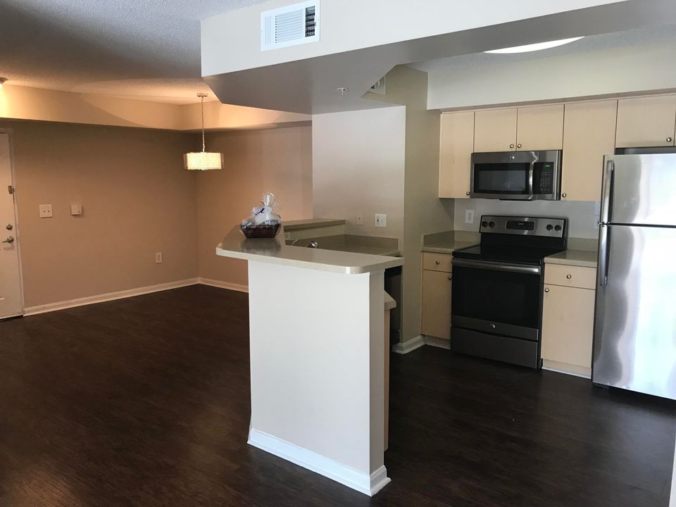 Recently Rented: $1,659 (3 beds, 2 baths, 1252 Square Feet)
