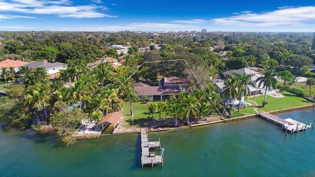 Recently Sold: $2,515,000 (5 beds, 5 baths, 3540 Square Feet)