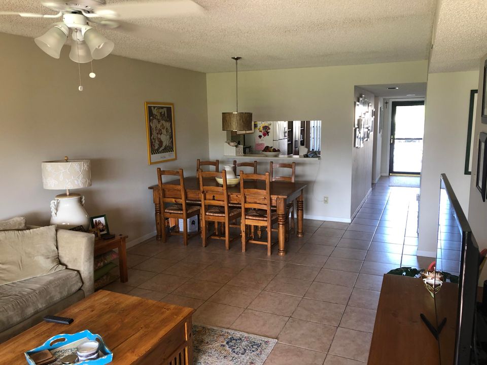 Recently Sold: $209,000 (2 beds, 2 baths, 1178 Square Feet)