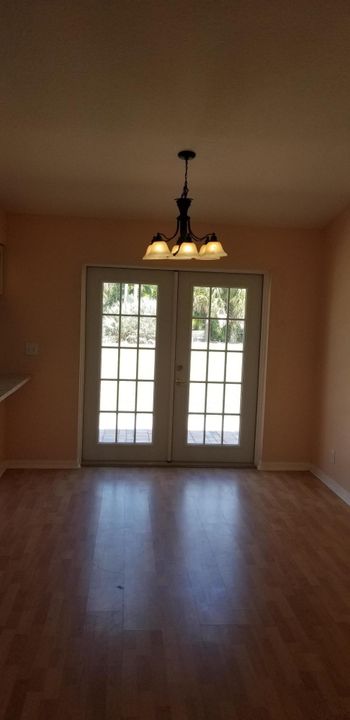 Recently Rented: $2,200 (3 beds, 2 baths, 1196 Square Feet)