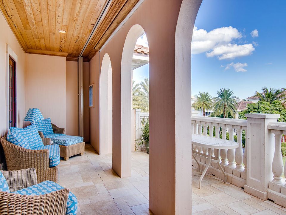 Recently Sold: $1,325,000 (3 beds, 3 baths, 2982 Square Feet)