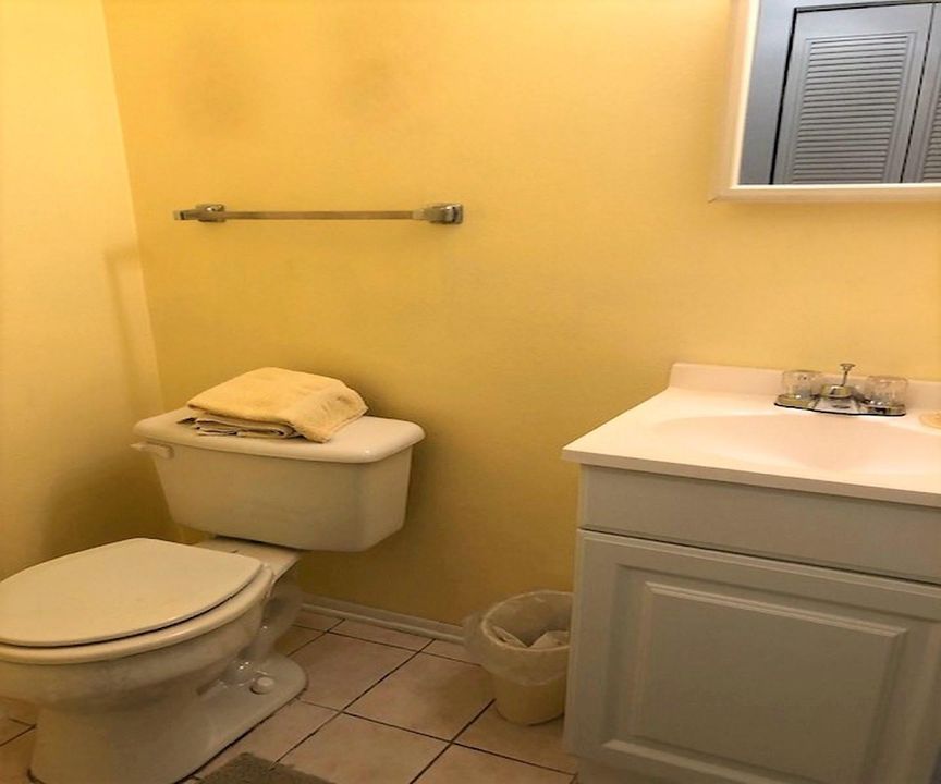 Recently Sold: $64,000 (1 beds, 1 baths, 696 Square Feet)