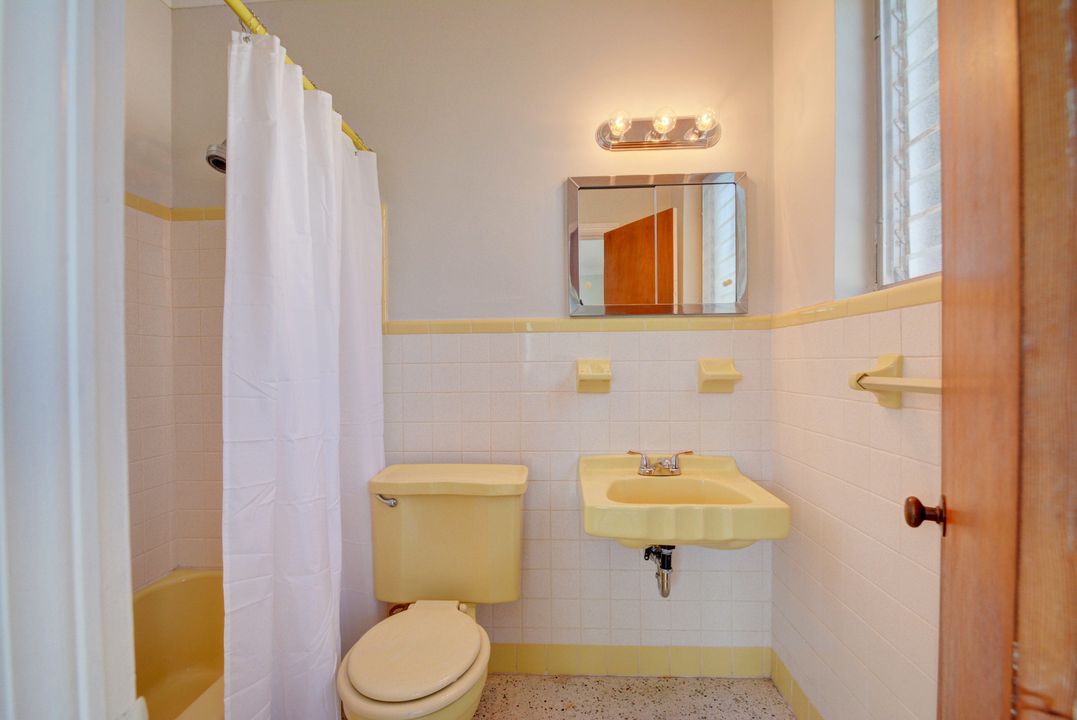 Недавно арендовано: $1,000 (0 спален, 1 ванн, 600 Квадратных фут)