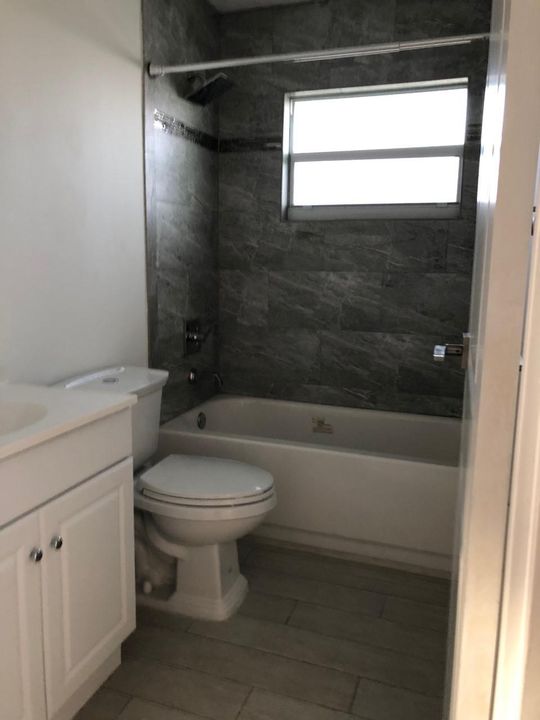 Recently Rented: $1,200 (2 beds, 2 baths, 883 Square Feet)