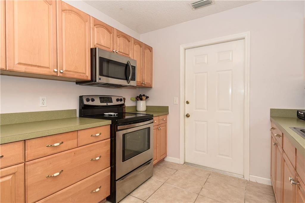 Recently Sold: $199,500 (2 beds, 2 baths, 1272 Square Feet)