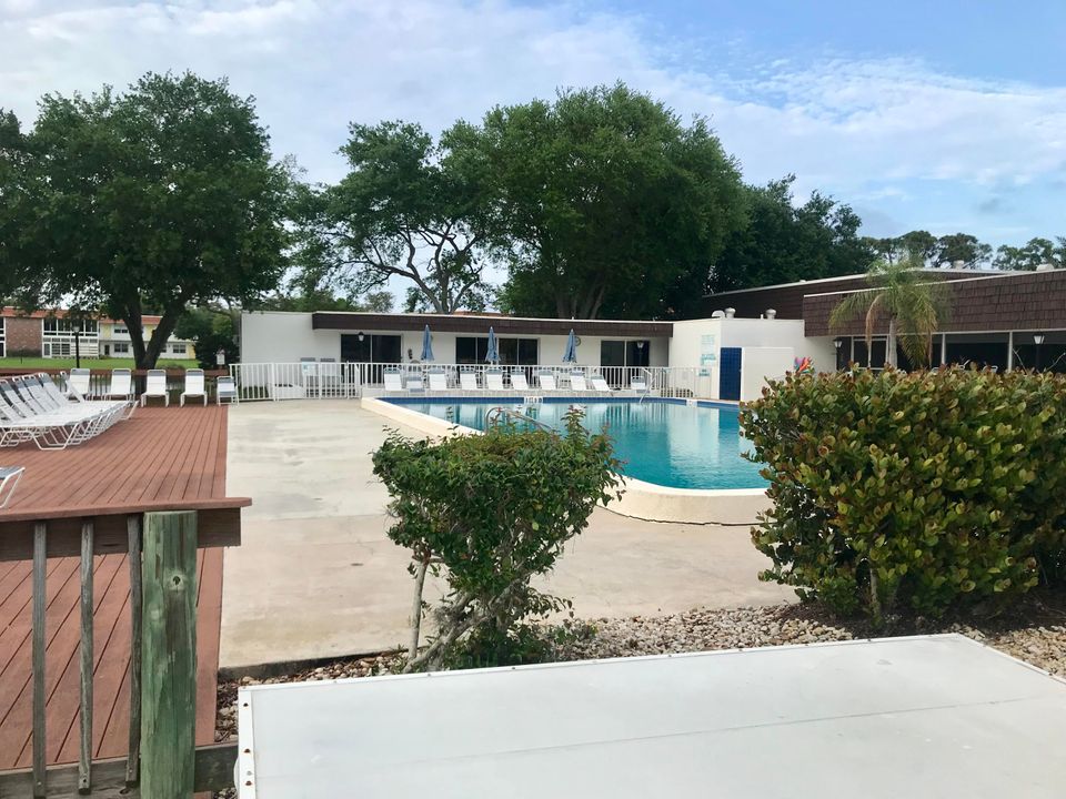 Recently Sold: $63,000 (1 beds, 1 baths, 747 Square Feet)
