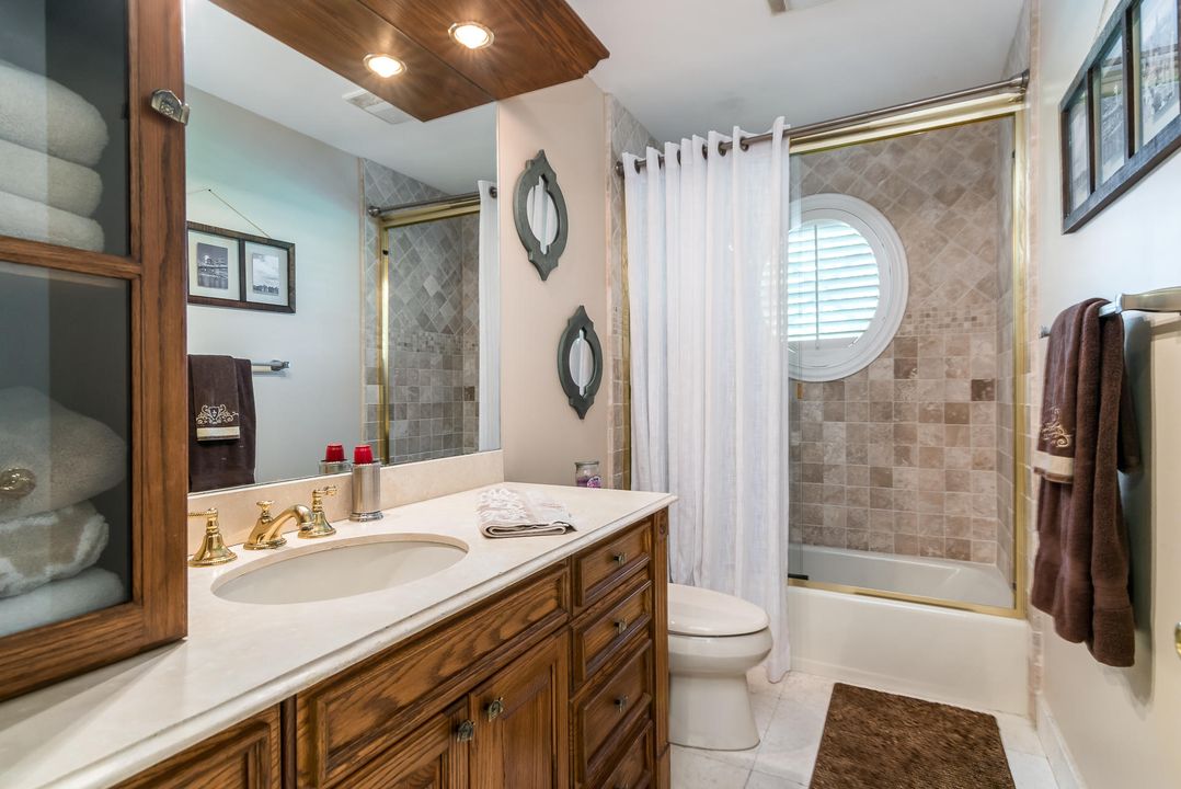Недавно арендовано: $5,900 (4 спален, 3 ванн, 3617 Квадратных фут)