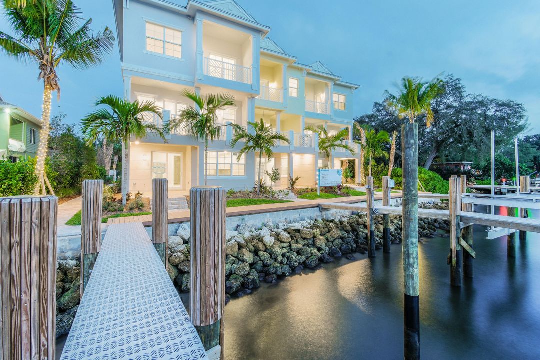 Recently Sold: $2,099,000 (3 beds, 4 baths, 3626 Square Feet)