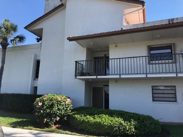 Recently Sold: $159,900 (3 beds, 2 baths, 2026 Square Feet)