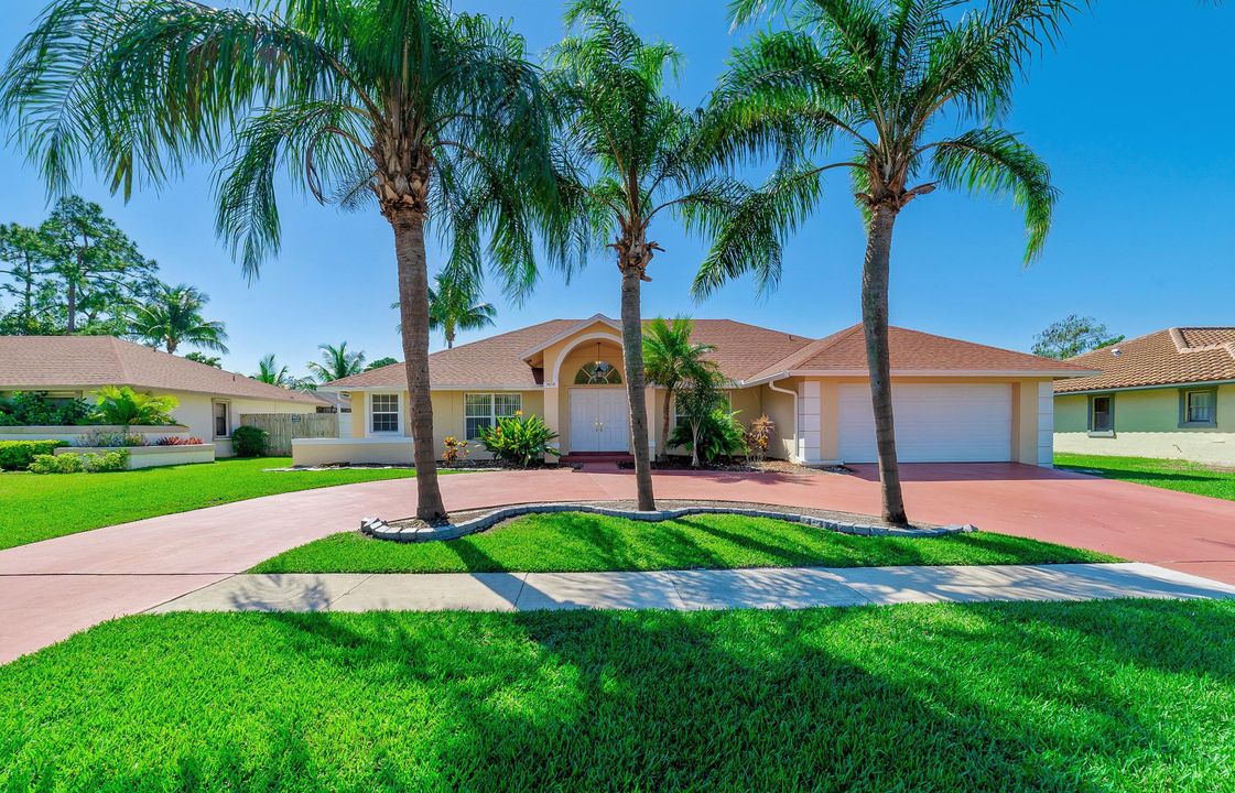 Recently Sold: $379,000 (4 beds, 2 baths, 2248 Square Feet)