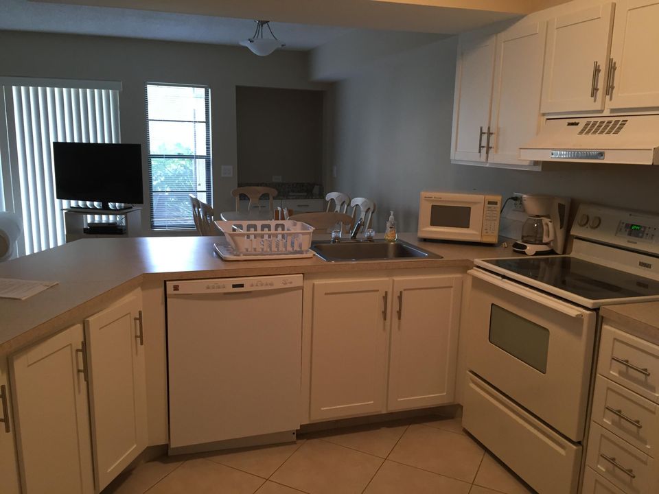 Recently Rented: $1,250 (1 beds, 1 baths, 935 Square Feet)