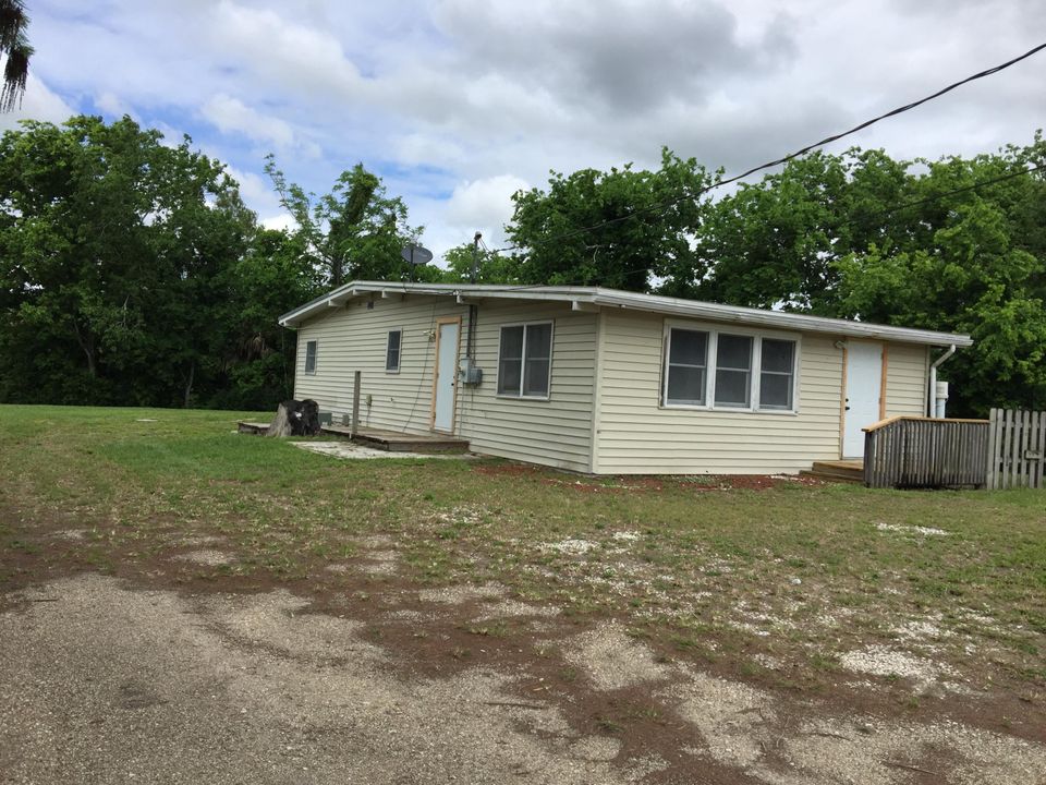 Recently Sold: $76,500 (3 beds, 1 baths, 1235 Square Feet)