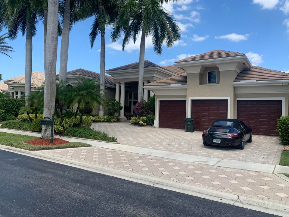 Recently Sold: $1,700,000 (4 beds, 5 baths, 4658 Square Feet)