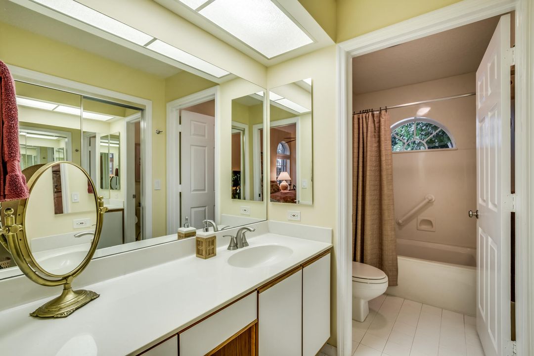 Недавно продано: $765,000 (3 спален, 2 ванн, 1885 Квадратных фут)
