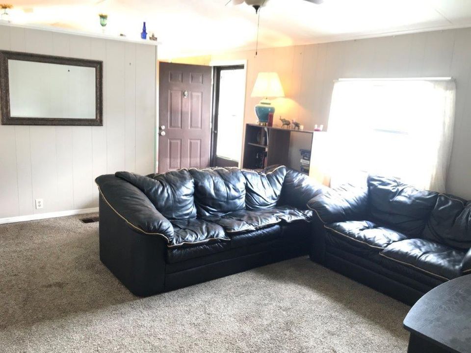 Recently Sold: $60,000 (2 beds, 1 baths, 806 Square Feet)