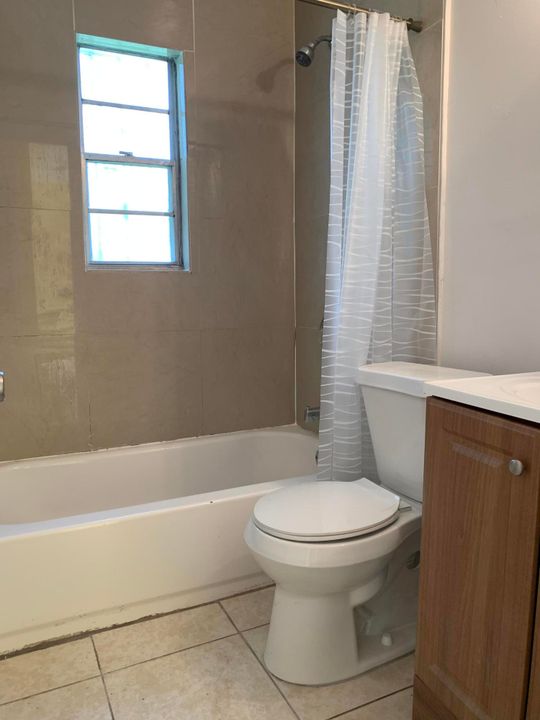 Recently Rented: $1,000 (2 beds, 1 baths, 816 Square Feet)