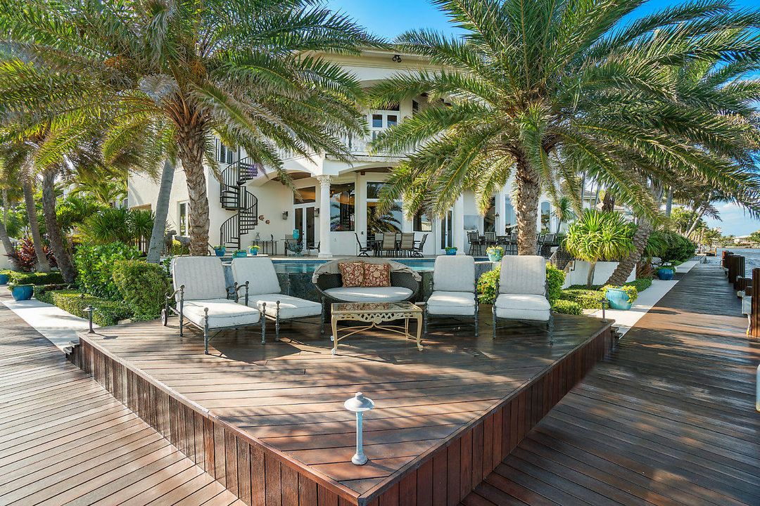 Recently Sold: $4,995,000 (6 beds, 6 baths, 7098 Square Feet)