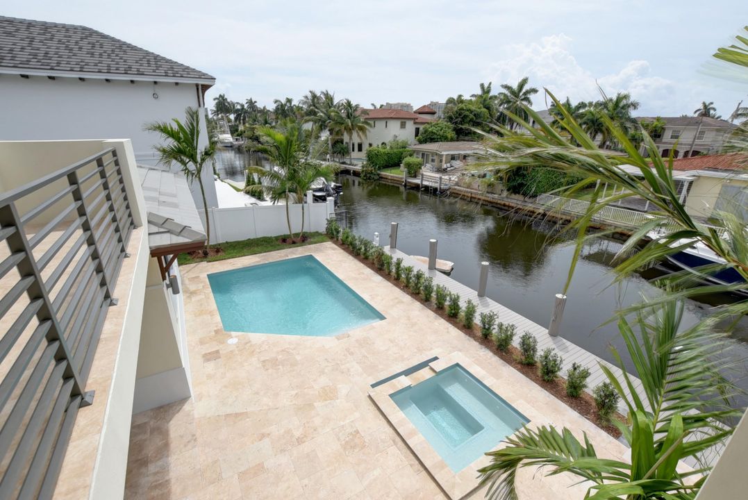 Recently Sold: $2,500,000 (5 beds, 5 baths, 3700 Square Feet)