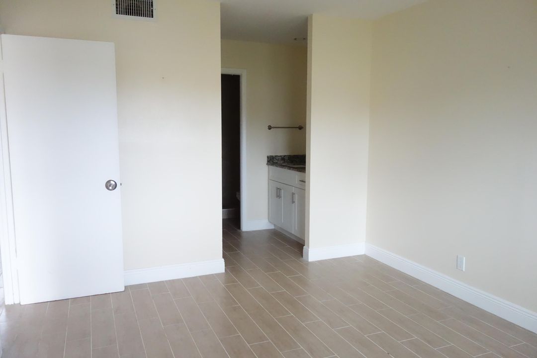 Recently Rented: $850 (1 beds, 1 baths, 704 Square Feet)