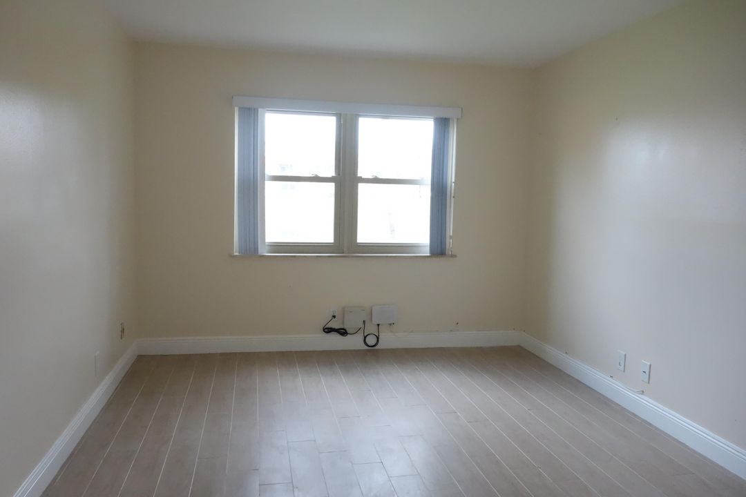 Recently Rented: $850 (1 beds, 1 baths, 704 Square Feet)