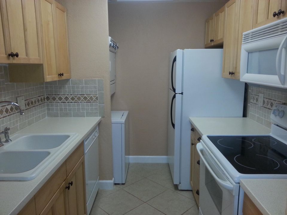 Recently Rented: $1,250 (2 beds, 2 baths, 768 Square Feet)