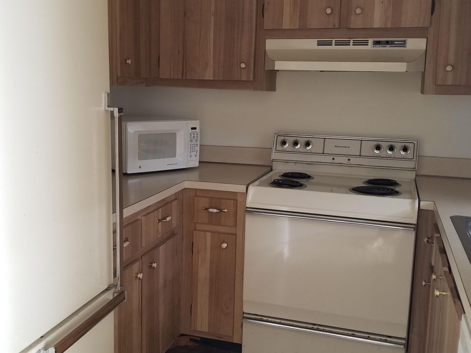 Recently Rented: $1,000 (1 beds, 1 baths, 673 Square Feet)