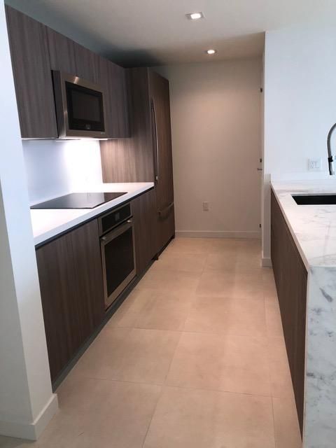 Recently Rented: $3,200 (1 beds, 1 baths, 900 Square Feet)