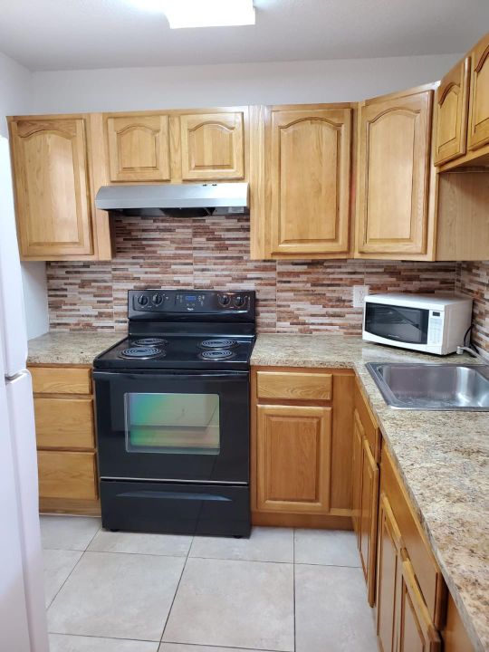 Recently Sold: $87,500 (1 beds, 1 baths, 840 Square Feet)