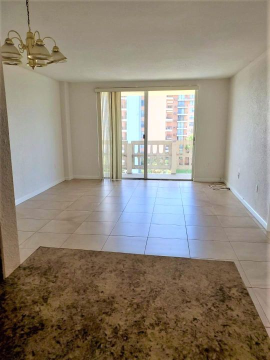 Recently Sold: $87,500 (1 beds, 1 baths, 840 Square Feet)