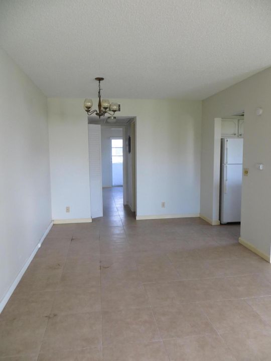 Recently Sold: $38,800 (1 beds, 1 baths, 700 Square Feet)