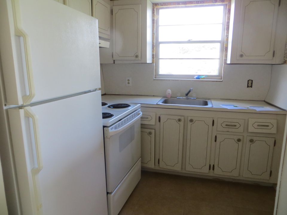 Recently Sold: $29,000 (1 beds, 1 baths, 700 Square Feet)