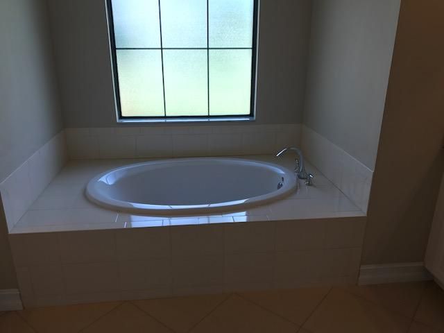 Недавно арендовано: $3,250 (4 спален, 3 ванн, 3527 Квадратных фут)