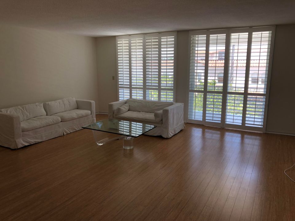 Recientemente alquilado: $4,950 (2 camas, 2 baños, 1201 Pies cuadrados)