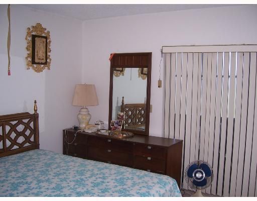 Recently Rented: $900 (1 beds, 1 baths, 615 Square Feet)