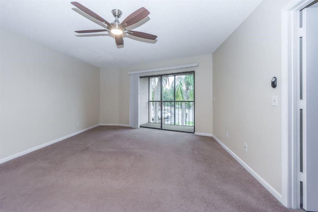 Recently Sold: $99,900 (1 beds, 1 baths, 832 Square Feet)