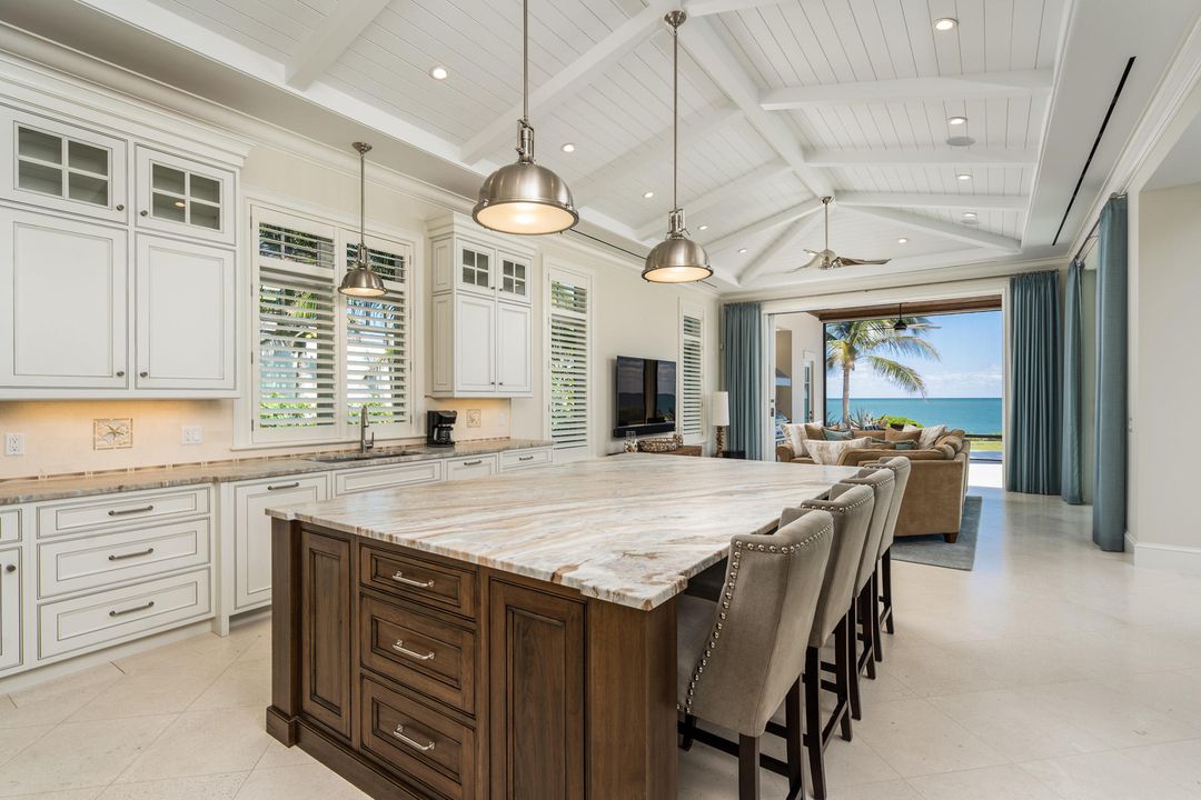 Recently Sold: $7,990,000 (5 beds, 5 baths, 8200 Square Feet)