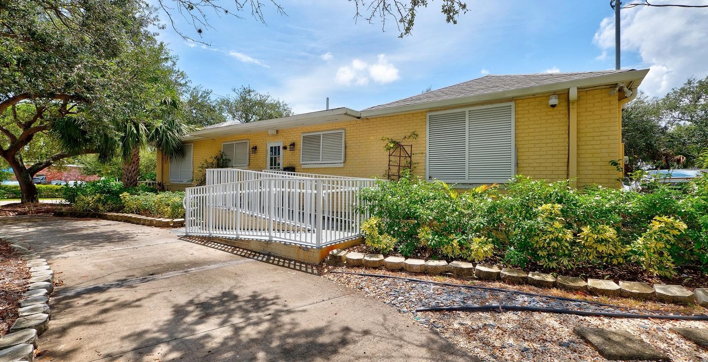 最近售出: $1,300,000 (0 贝兹, 0 浴室, 5040 平方英尺)